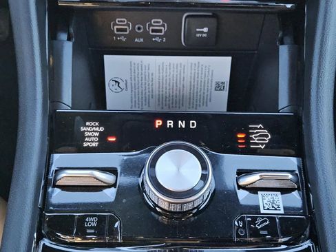 New 2025 Jeep Grand Cherokee Summit image 12