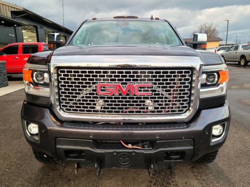 Used 2015 GMC Sierra 2500 Denali w/ Duramax Plus Package image 2
