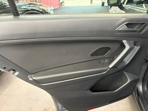 Used 2019 Volkswagen Tiguan SEL Premium R-Line AWD/4WD image 14