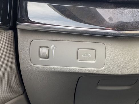 Used 2018 Volvo XC90 T6 Momentum w/ Convenience Package image 33