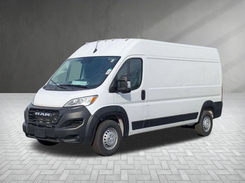 Used 2024 RAM ProMaster 2500 FWD image 2