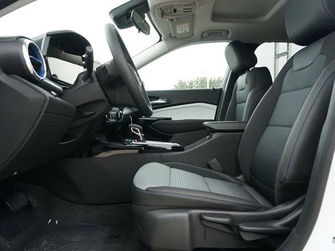 New 2026 Chevrolet Trax LT w/ Sunroof Package image 17