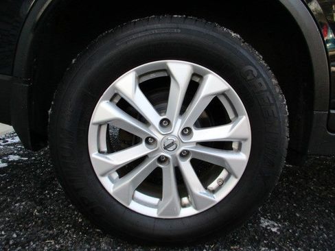 Used 2016 Nissan Rogue SV w/ SV Premium Package image 11