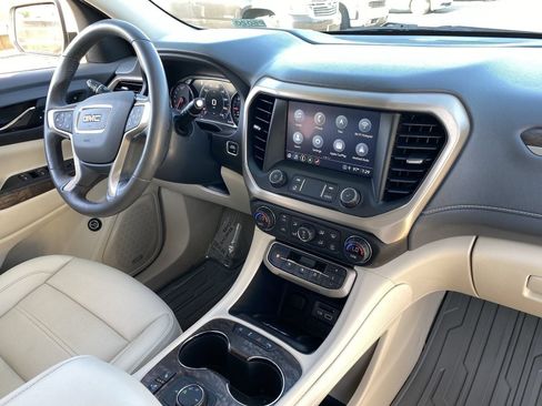 Used 2021 GMC Acadia Denali w/ Denali Technology Package FWD image 13