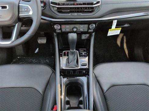 New 2026 Jeep Compass Latitude image 18