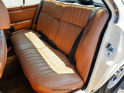 Used 1987 Jaguar XJ6 RWD image 40
