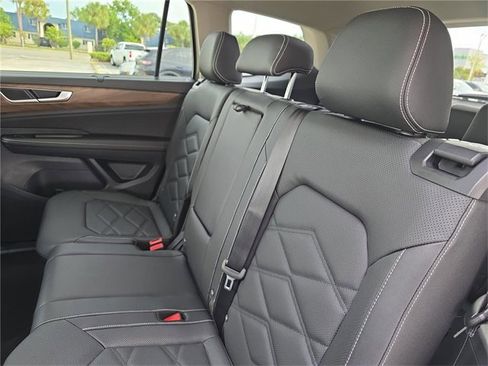 New 2026 Volkswagen Atlas SE image 13