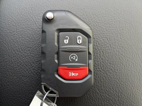 New 2026 Jeep Gladiator Rubicon w/ Safety Group AWD/4WD image 30