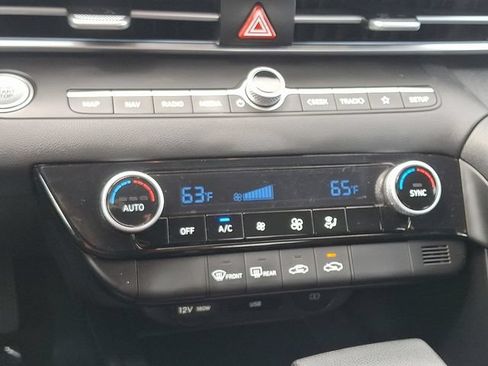 Used 2024 Hyundai Elantra SEL FWD image 15