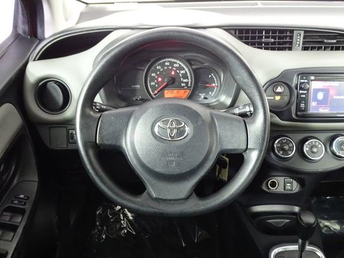 Used 2015 Toyota Yaris L image 17