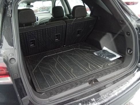 Used 2024 Chevrolet Equinox LS w/ Midnight Edition image 6