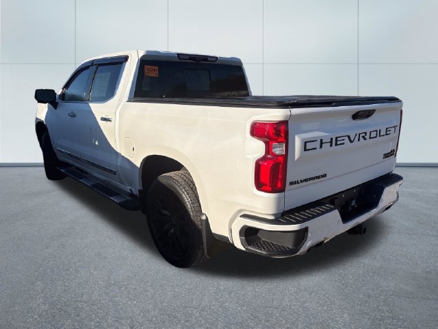 Used 2023 Chevrolet Silverado 1500 High Country w/ High Country Premium Package AWD/4WD image 2