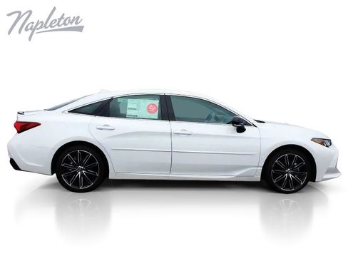 Used 2019 Toyota Avalon XSE w/ Protection Package FWD image 3