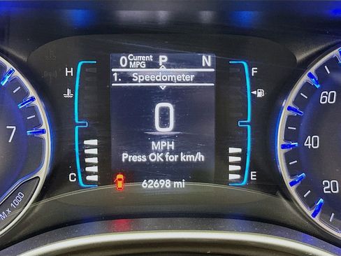 Used 2017 Chrysler Pacifica Touring-L image 13