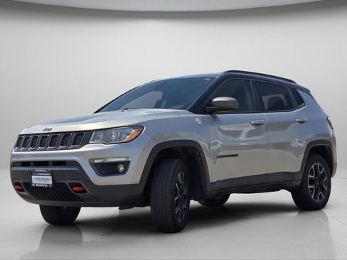 Used 2019 Jeep Compass Trailhawk AWD/4WD image 15