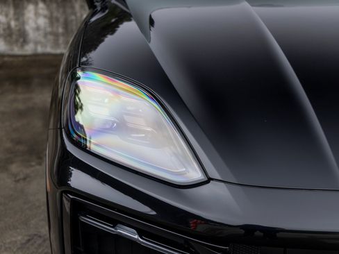 New 2025 Porsche Cayenne GTS image 14