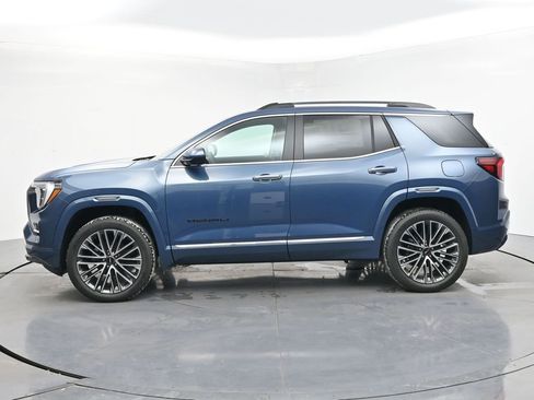 New 2026 GMC Terrain Denali w/ LPO, Black Badging Package image 3