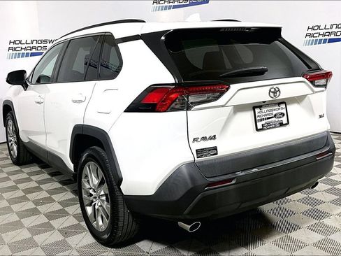 Used 2020 Toyota RAV4 XLE Premium FWD image 8