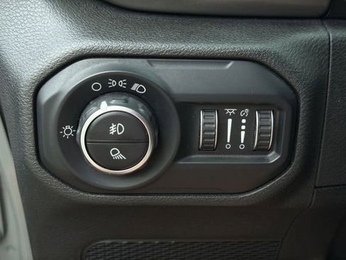 Used 2020 Jeep Gladiator Sport AWD/4WD image 32