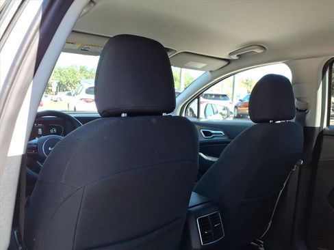 Used 2025 Kia Sportage LX image 15
