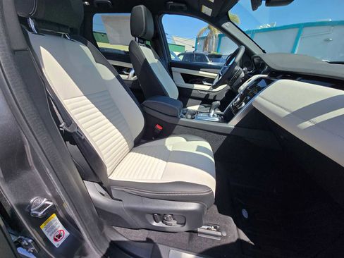 New 2023 Land Rover Discovery Sport SE R-Dynamic image 11