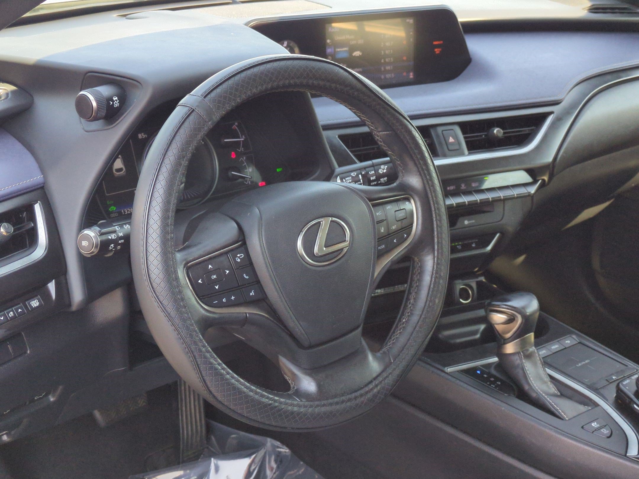 Used 2020 Lexus UX 250h w/ Premium Package AWD/4WD image 18