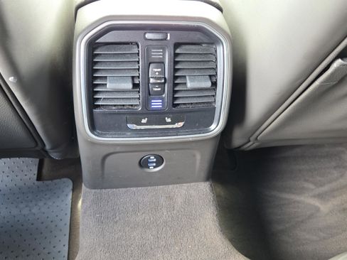 Used 2020 Porsche Macan Base image 12