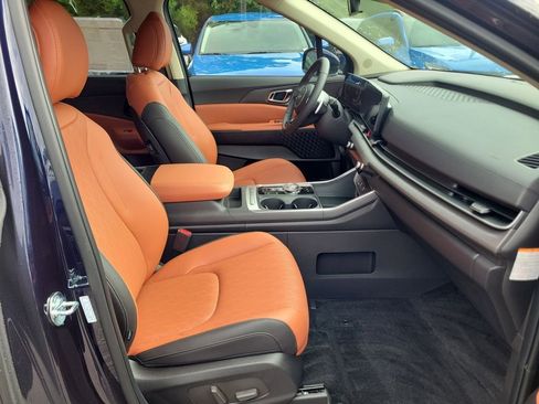 New 2026 Kia Carnival EX FWD image 7