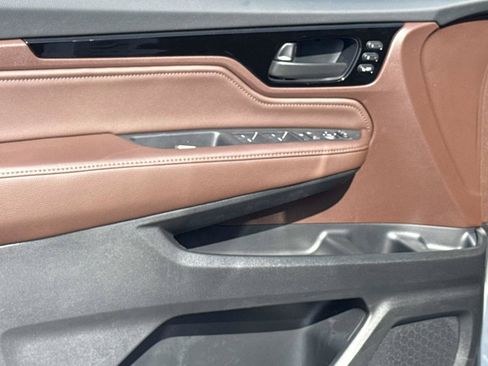 New 2026 Honda Odyssey Touring image 21