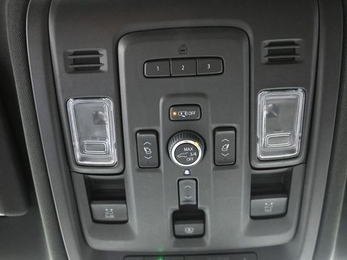 Used 2022 Chevrolet Tahoe Premier w/ Premium Package image 19