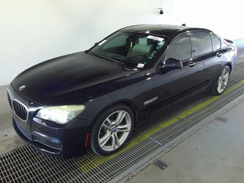 Used 2011 BMW 750i xDrive AWD/4WD image 1