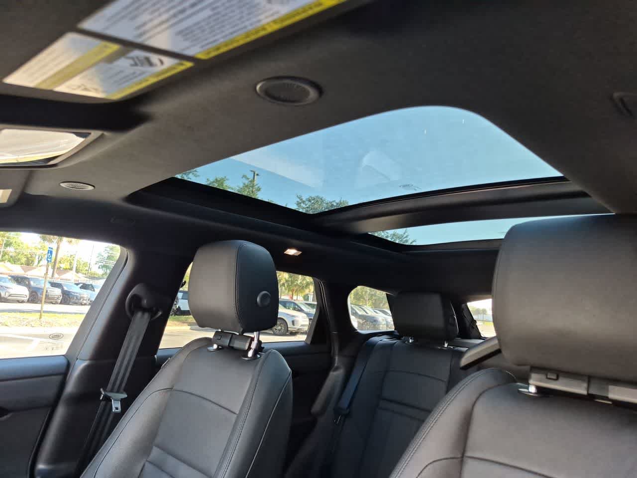 Used 2026 Land Rover Range Rover Evoque Dynamic SE AWD/4WD image 19