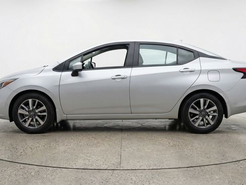 Used 2025 Nissan Versa SV image 5