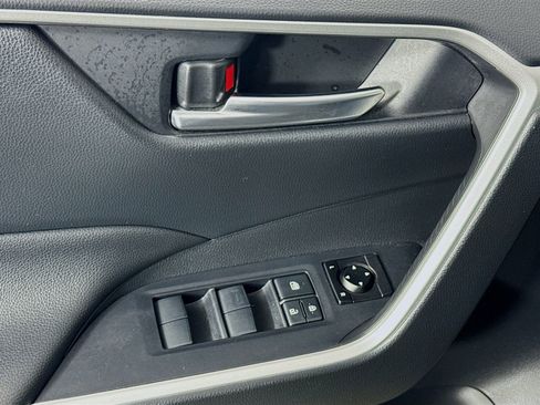 Used 2019 Toyota RAV4 XLE w/ Convenience Package AWD/4WD image 17