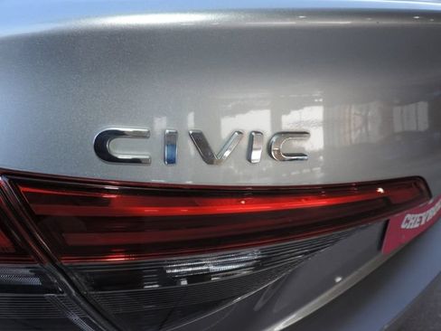 Used 2023 Honda Civic Sport image 17