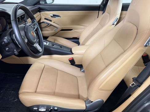 Used 2019 Porsche 911 Turbo image 5