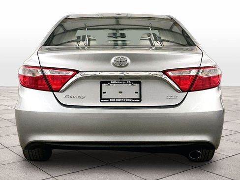 Used 2017 Toyota Camry XLE w/ Moonroof Package image 4