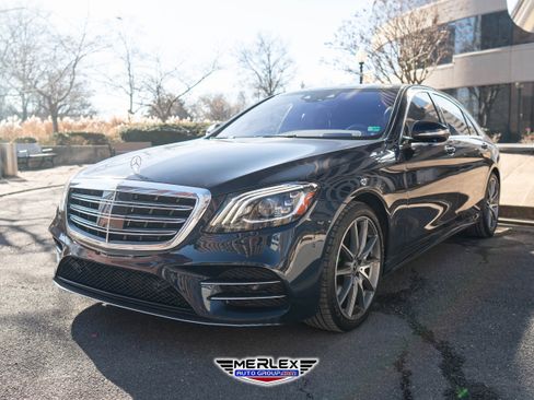 Used 2018 Mercedes-Benz S 560 Sedan w/ AMG Line Exterior image 3