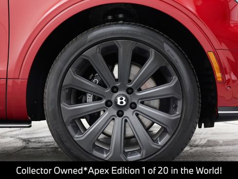 Used 2025 Bentley Bentayga AWD/4WD image 57