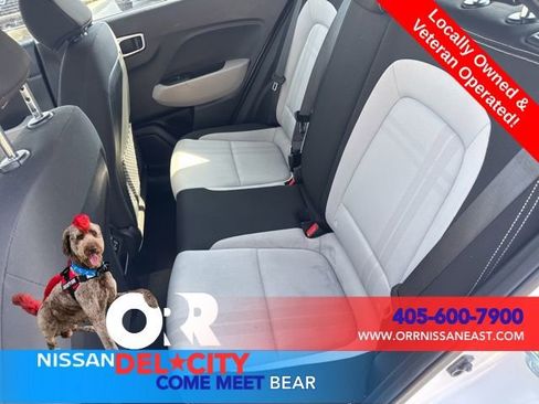 Used 2025 Hyundai Venue SEL FWD image 11