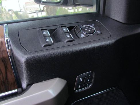 Used 2018 Ford F150 Lariat RWD image 28