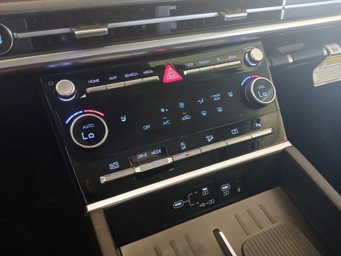 Certified 2025 Hyundai Santa Fe SEL FWD image 22