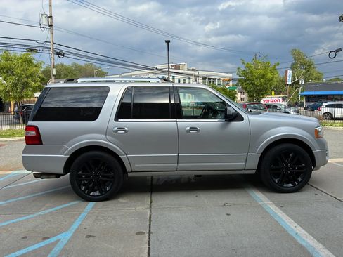 Used 2016 Ford Expedition Limited w/ Equipment Group 301A AWD/4WD image 6