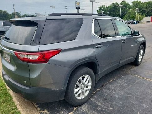 Used 2020 Chevrolet Traverse LT FWD image 3