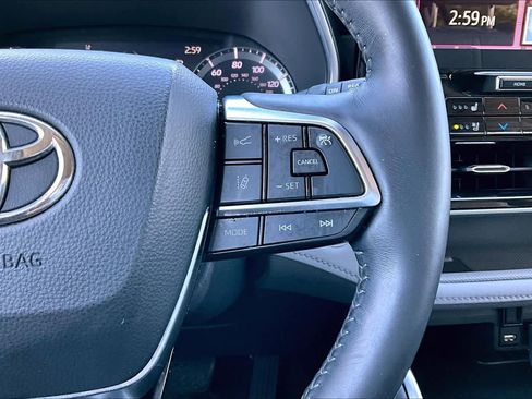 Used 2021 Toyota Highlander Platinum image 23