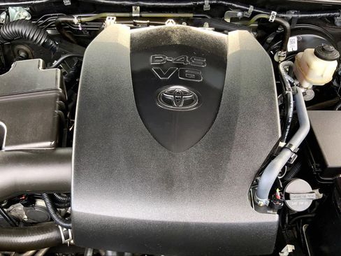 Used 2022 Toyota Tacoma SR5 image 32