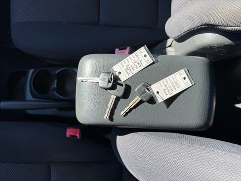 Used 2003 Pontiac Vibe image 13