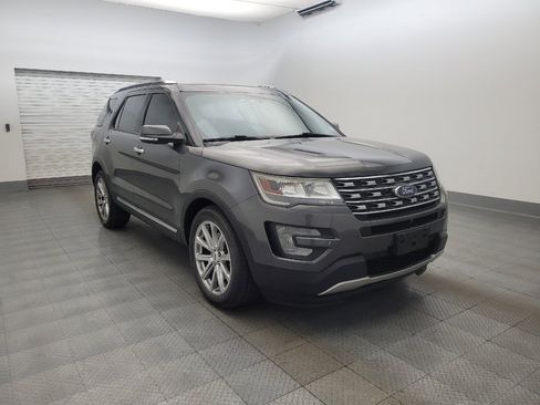 Used 2017 Ford Explorer Limited image 13