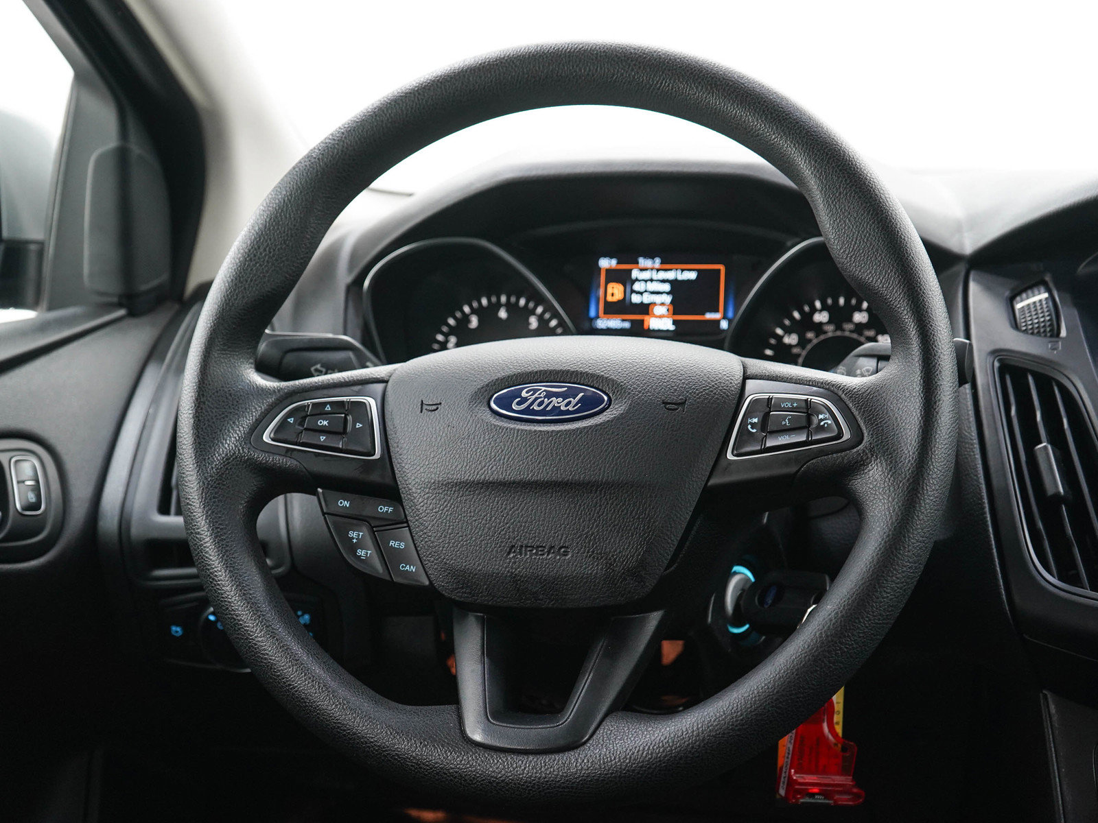 Used 2017 Ford Focus SE FWD image 15
