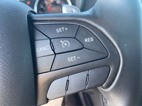 Used 2016 Dodge Challenger SXT RWD image 19